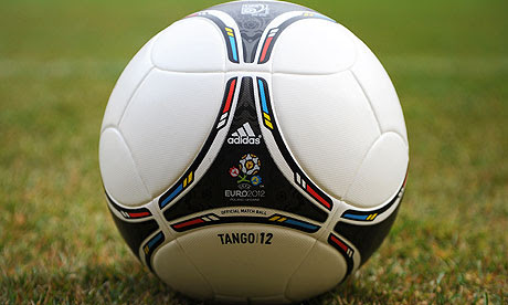 Tango 12 - Bola Rasmi EURO 2012