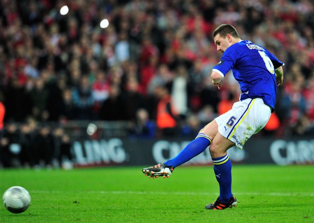 Anthony Gerrard gagal menyempurnakan tendangan penalti terakhir Cardiff City.