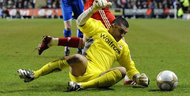 Adam Federici gelecek Robon van Persie