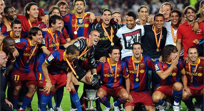 Barcelona menundukkan Sevilla dengan agregat 5-3 untuk menjuarai Piala Super Sepanyol 2010.