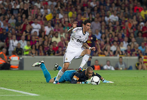 Victor Valdes Mistake Barcelona vs Real Madrid